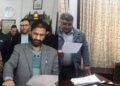 Div Com Kashmir administers oath on National Voters Day