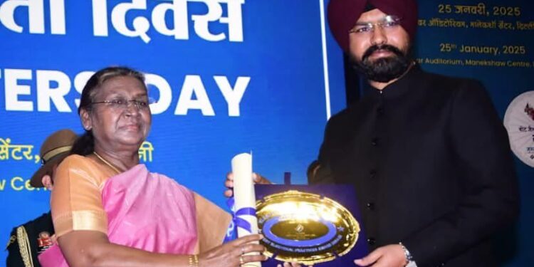DC Doda Harvinder Singh honored by President of India