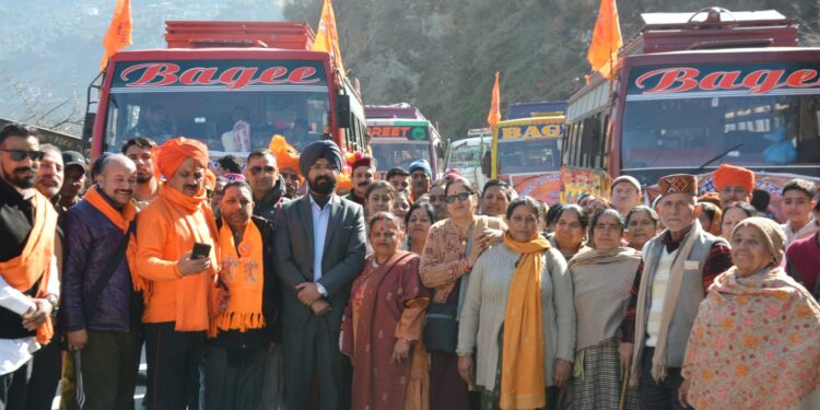 DC Doda flags off devotees to Prayagraj Maha Kumbh Yatra 2025
