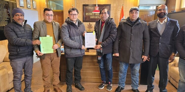 DC Baramulla signs MoU with NHPC for development of model border villages