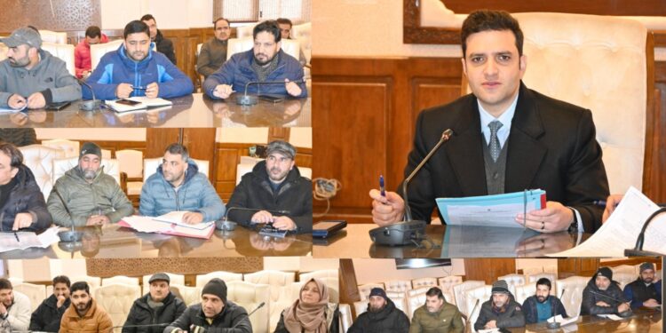 DC Kulgam reviews implementation of PM Surya Ghar – Muft Bijli Yojana