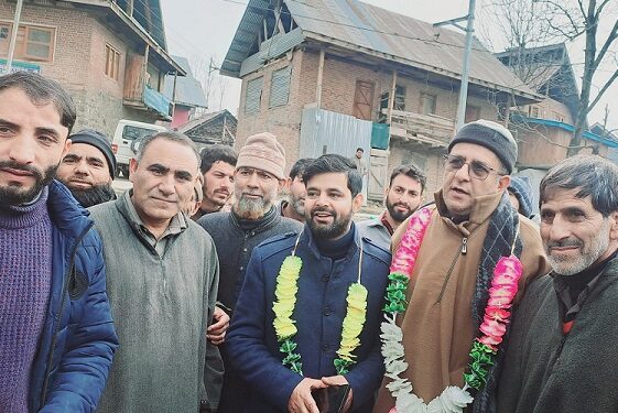 VC DDC Kupwara inaugurates Tehsil camp office at Khurhama Lolab