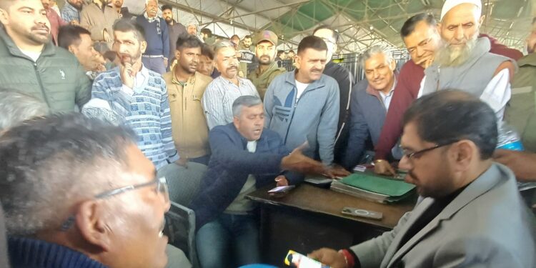 Satish Sharma conducts surprise visit to RTO office Jammu