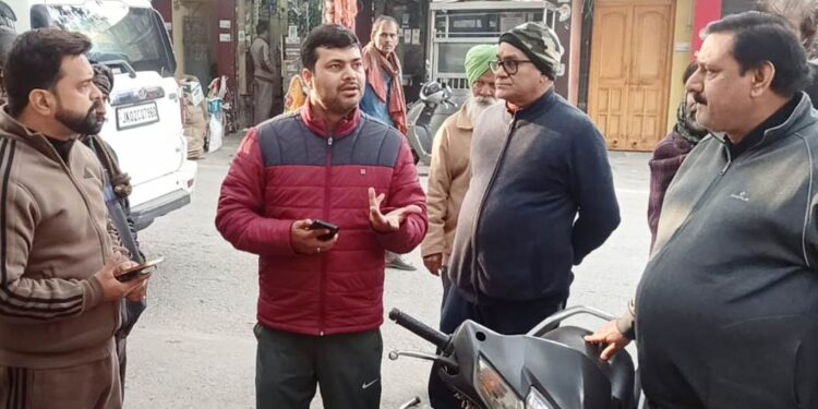 Commissioner JMC takes stock of civic amenities in Rehari Colony