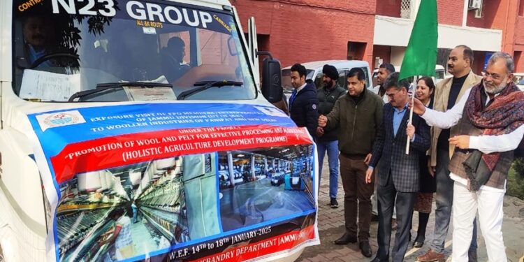 DSHJ flags off FPO Members of Jammu Division on 5-day exposure tour to Panipat, New Delhi