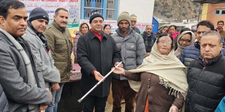 DC Kishtwar holds public outreach cum awareness camp at Paddar