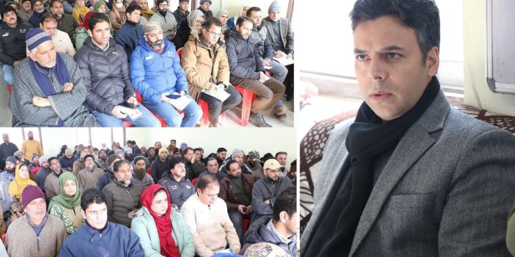 DC Srinagar holds Public Grievance Redressal Camp at Khimber; listens to issues & demands of locals