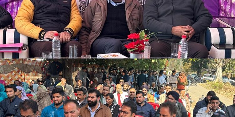 Block Diwas: Kathua Admin convenes public grievances redressal camp at Panchayat Jandore