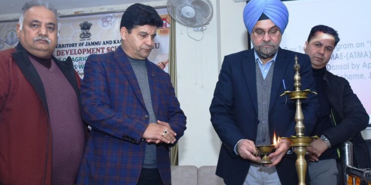 7 Day Divisional Level Training on Scientific Beekeeping begins at Kisan Kendra Jammu