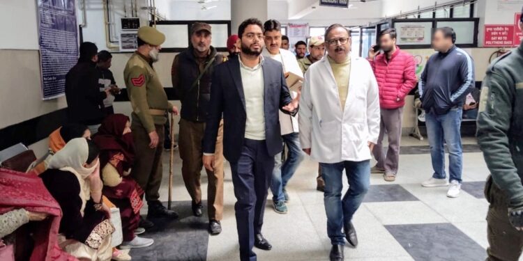DM conducts surprise inspection of Govt Hospital Sarwal