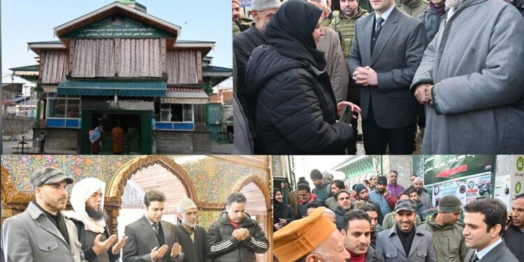 DC Kulgam visits Ziyarat Shareef Mir Syed Ali Hussain Simnani RA