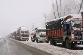 Snowfall: Sgr-Jmu NH open, Mughal Road, SSG still closed