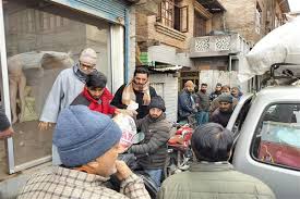 Nowhatta Blaze: Darul Khair Mirwaiz Manzil extends support to affected families