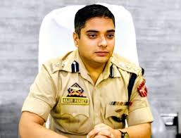 Combat drug abuse with fitness: Srinagar top cop to youth