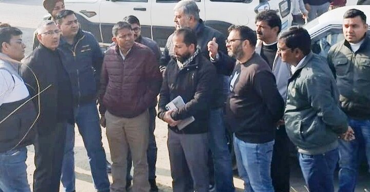 DC Samba inspects progress of work on Bari Brahmana to Ghagwal NHW Stretch