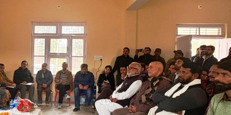 DC Samba listens to people’s issues, reviews development scenario in Block Sumb