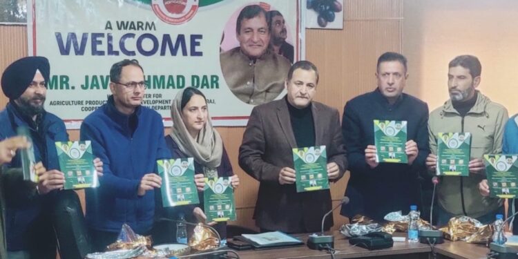 Javed Dar reviews functioning of Horticulture deptt; highlights sectors’ huge employment potential