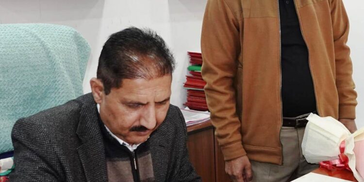 Dr. Davinder Kumar takes over as new Director Animal Husbandry Jammu