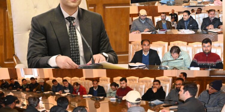 DC Kulgam reviews arrangements for Mahashivratri