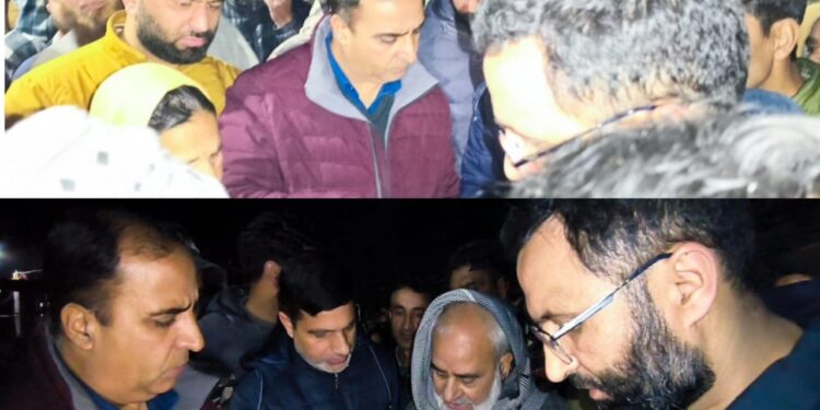 District Admin Srinagar reaches out to the fire victims of Rajbagh, Eidgah and Sonerkul