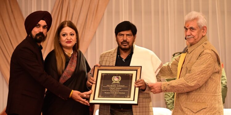 Lieutenant Governor felicitates the recipients of Maharaja Hari Singh Dogra Samman Award 2025, organized by ‘Women Club Meri Pehchan’ at Jammu