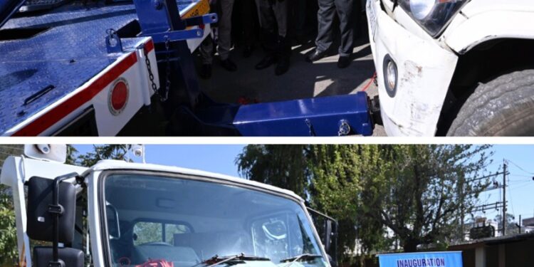 Satish Sharma inaugurates recovery vehicle at SMG office