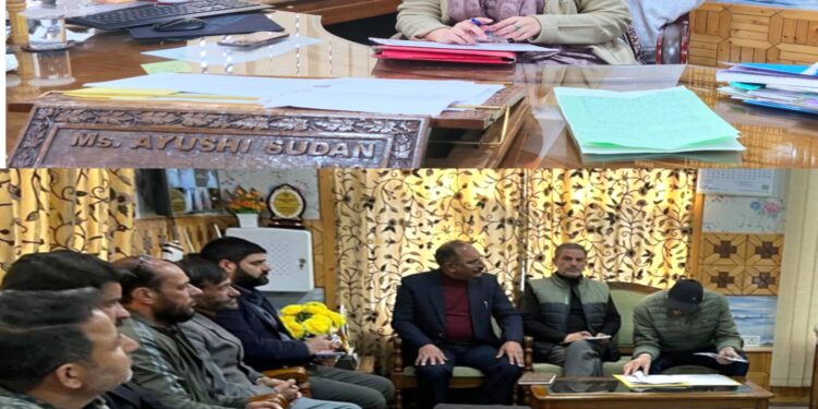 DEO Kupwara holds meeting with Political Parties