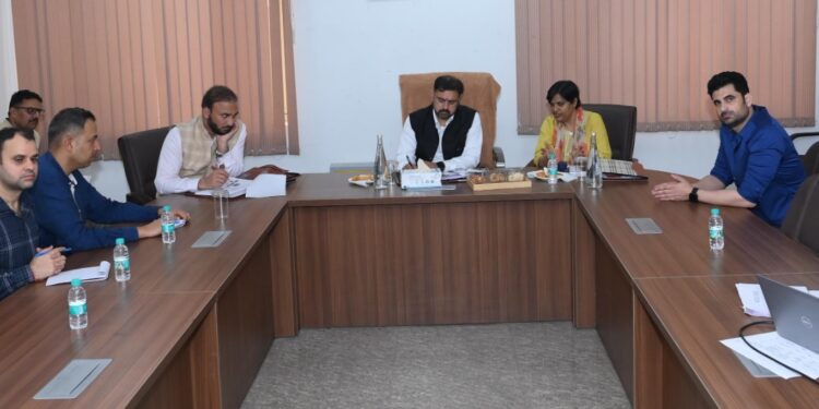 Satish Sharma reviews functioning of Legal Metrology Department