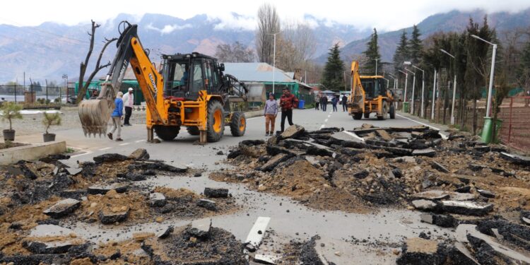 LCMA cracks down on illegal constructions; issues notices to violators