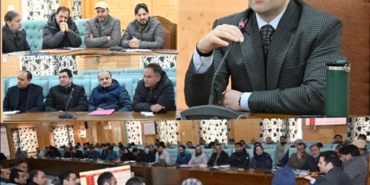 DC Kulgam reviews implementation of PM Surya Ghar- Muft Bijli Yojana