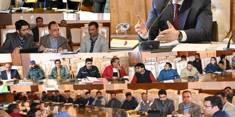 DC Kulgam chairs DLRC/ DCC meeting, reviews performances of Banks, line departments