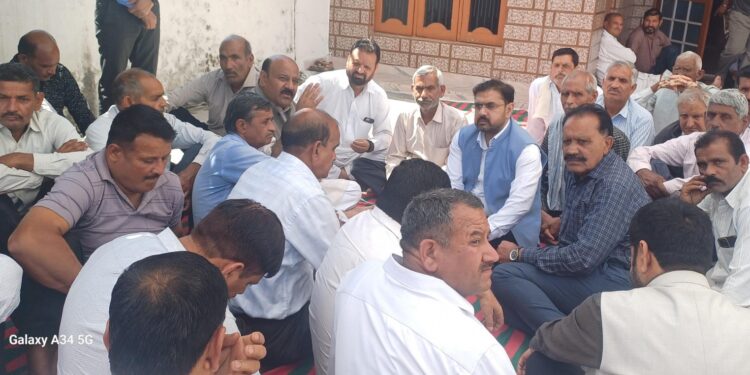 Dy CM, Satish Sharma attend last rites of Martyr Jagbir Singh