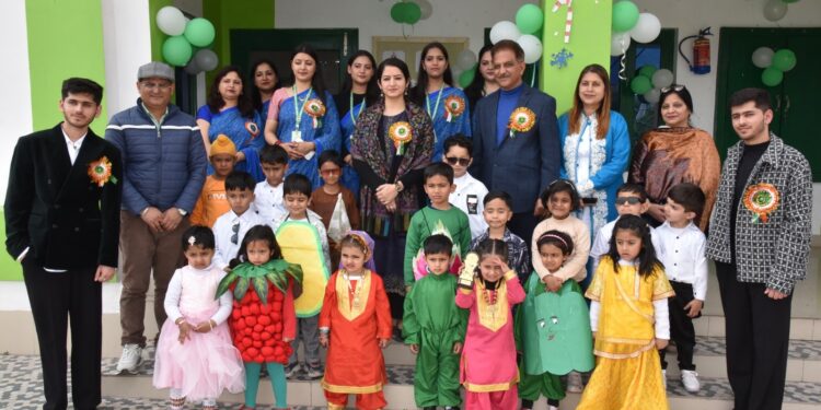 DC Udhampur hails teachers’ role in intellectual growth of children