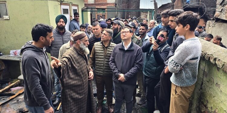 DIG, DC & SSP Baramulla assess Fire Damage in Old Town B’la