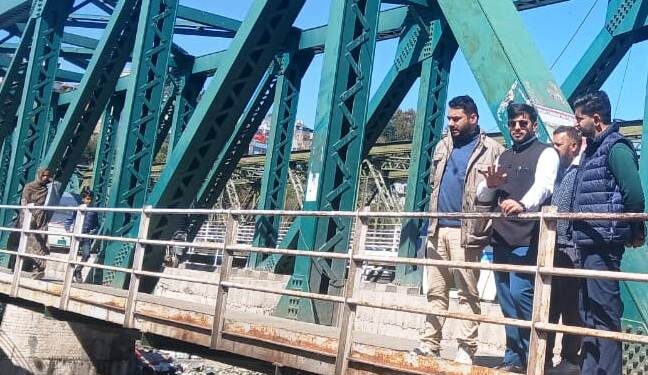 DC inspects sanitation, beautification works in Rajouri Town