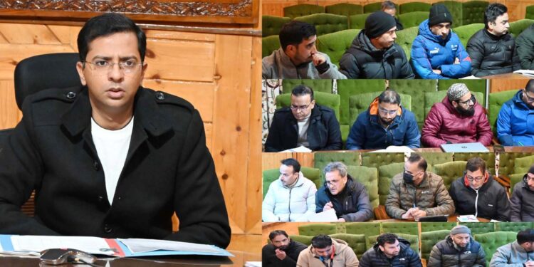 DC Shopian reviews implementation of PM Surya Ghar (Muft Bijli Yojna)