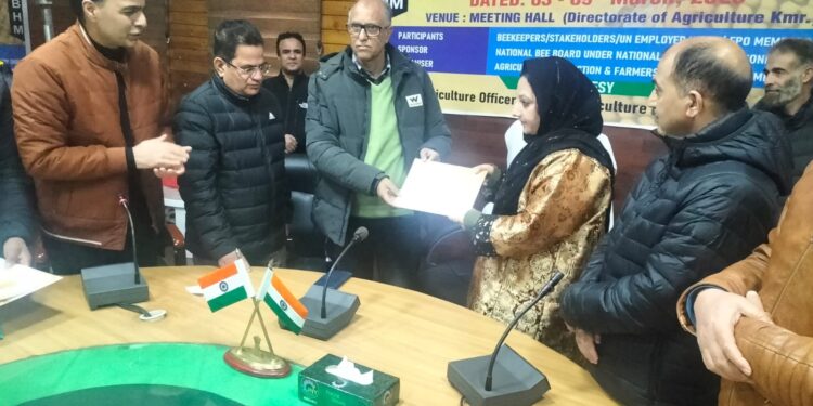 07 Days training program on ‘Scientific Beekeeping’ concludes