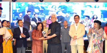 Lieutenant Governor interacts with YPO-Global One members in Srinagar
