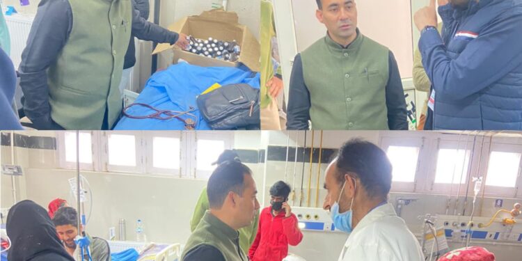 ADC Handwara inspects functioning of District Hospital