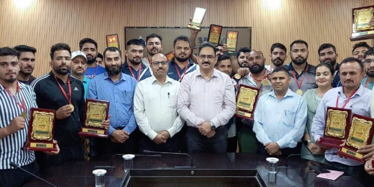 JMC felicitates Swachh Dangal participants held on Baisakhi at Suryaputri Tawi River Front