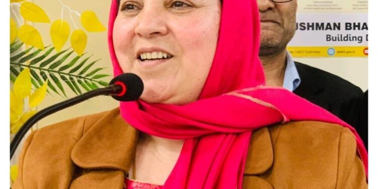 Sakeena Itoo thanks CM for free ridership for women in Smart City e-Buses, JKRTC buses