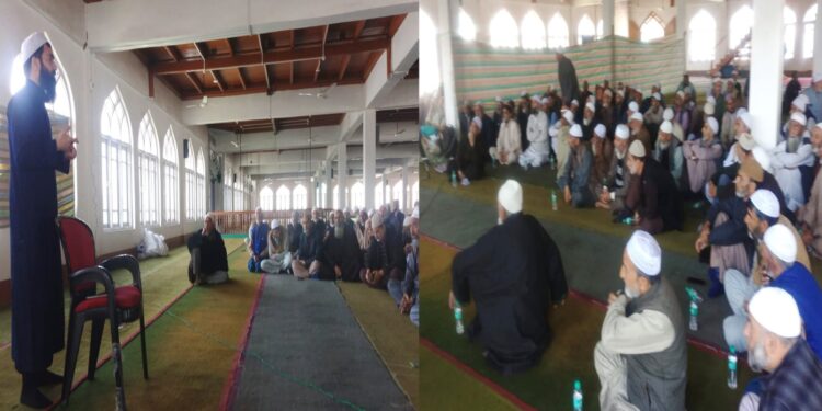 Distt admin conducts Haj training at Markazi Jamia Masjid Kupwara