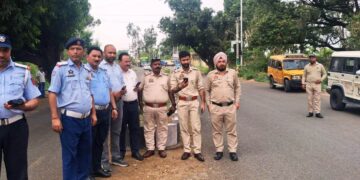 8 school buses among 94 vehicles challaned, 5 others seized in Akhnoor for traffic violations
