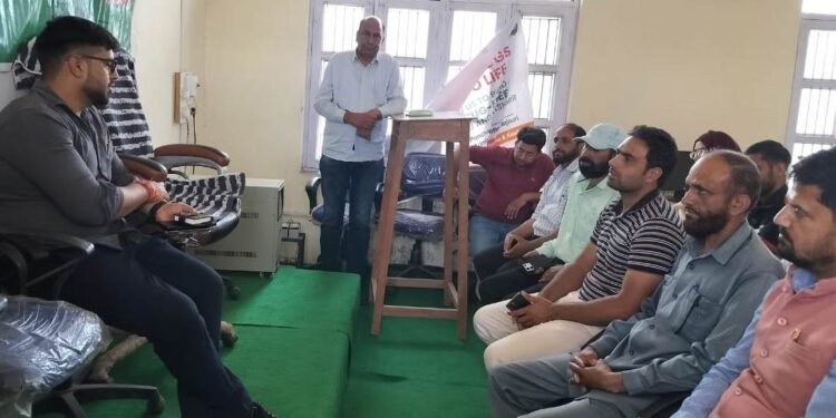 DC Rajouri conducts surprise inspections to oversee Nasha Mukht Abhiyan Activities in Schools