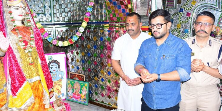 Rajouri Resonates with religious fervor as thousands participate in Grand Ram Navami Procession