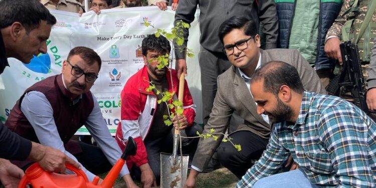 SMC celebrates ‘World Earth Day-2025’