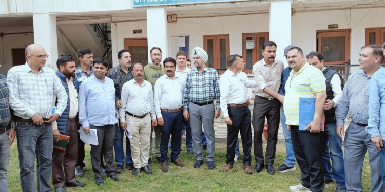 Director Agriculture Jammu takes stock of farming activities in District Doda
