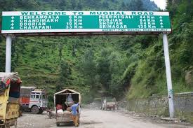 Rajouri Administration takes measures to ensure smooth traffic movement on BG, Mughal Road
