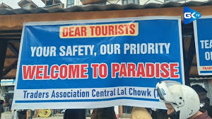 Lal Chowk traders welcome tourists with free refreshments