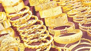 As wedding season begins, gold sales plummet in Kashmir